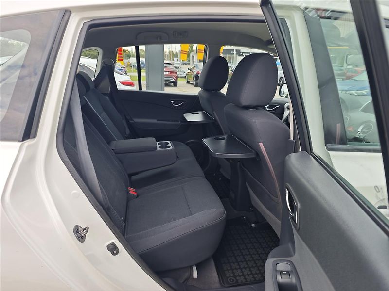 Renault Koleos 2,0 dCi150  4x4 Dynamique - fotka 13 z 19