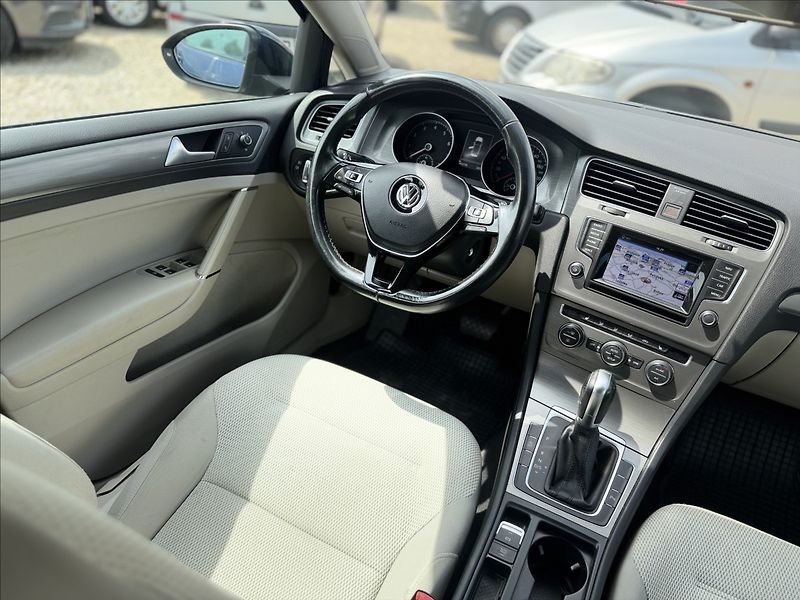 Volkswagen Golf TSI DSG F1 NAVI SERVISKA - fotka 27 z 32