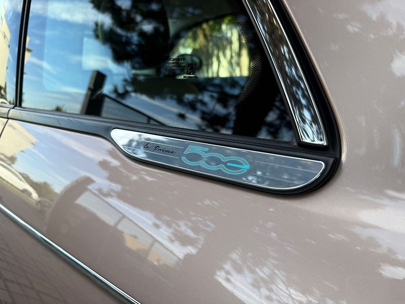 Fiat 500 LaPrima 3+1 42 kWh - fotka 8 z 38