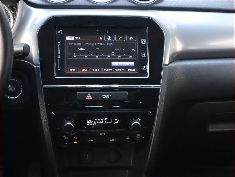 Suzuki Vitara (2016) 1.6 VVT, 4X4, Serv.kniha - fotka 12 z 18