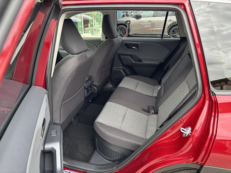Toyota RAV4 (2026) Comfort Business 2,5 HEV 4x4 - fotka 8 z 14