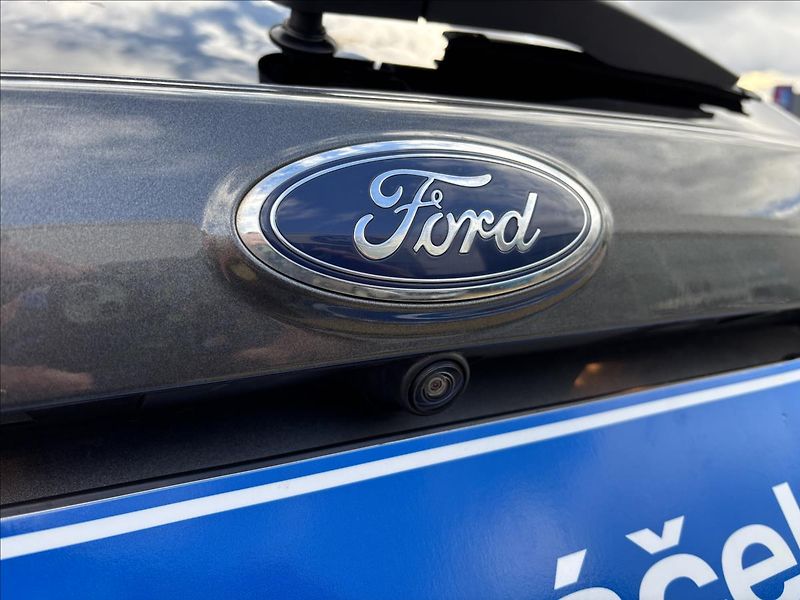 Ford Kuga 2,0 EcoBoost 170kW  ST-Line - fotka 16 z 50