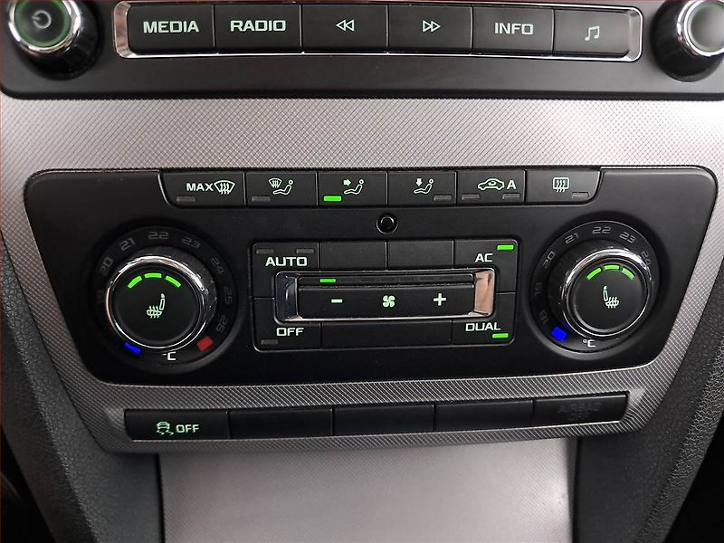 Škoda Octavia (2012) 1.4 TSI, Tempomat - fotka 14 z 18