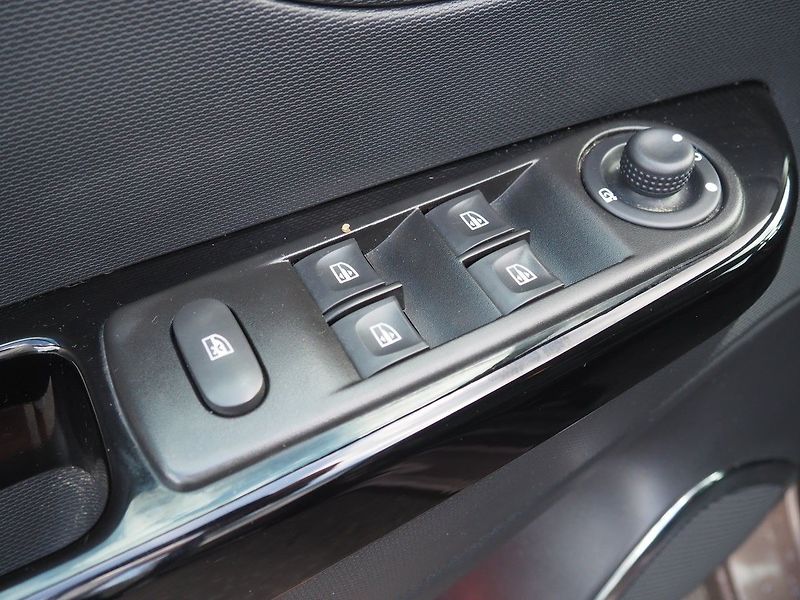 Renault Captur (2014) 1.2 TCe 88kW, Dynamique, AT - fotka 10 z 36