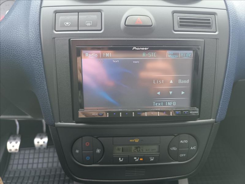 Ford Fiesta 2,0 Duratec ST 150 - fotka 15 z 19