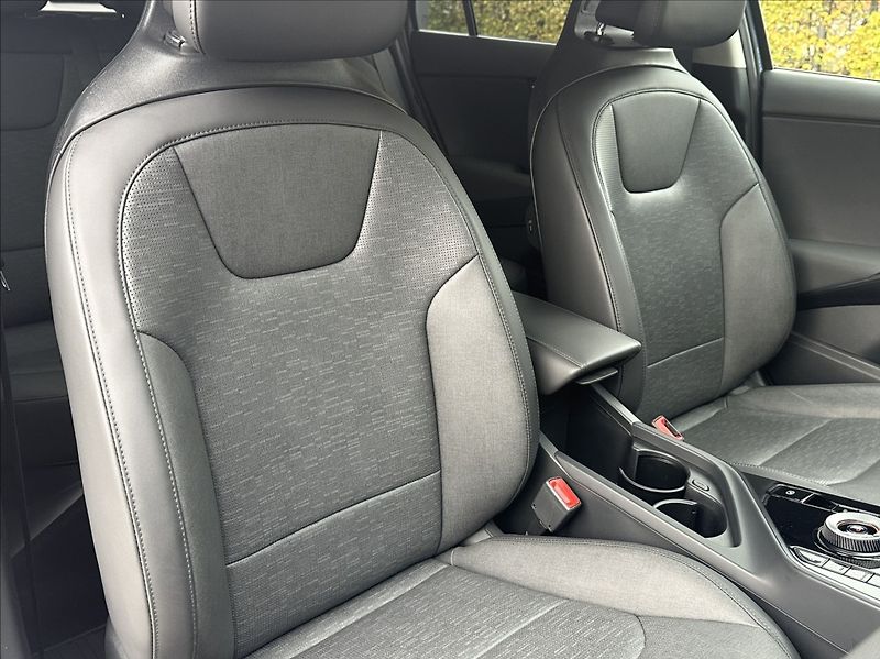 Kia Niro 1,6 GDI PHEV 184PS  Spirit A/T - fotka 17 z 54