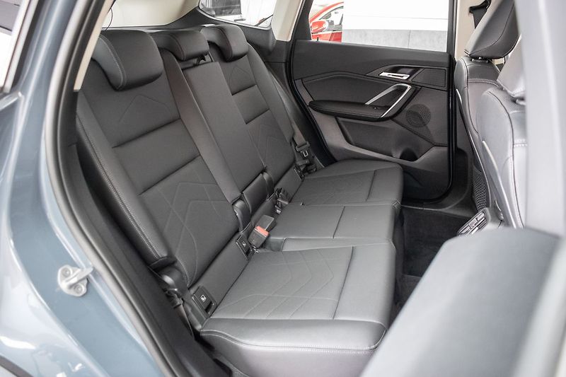 BMW X1 xDrive23d PREMIUM*DPH*ČR 1.MAJ - fotka 12 z 43