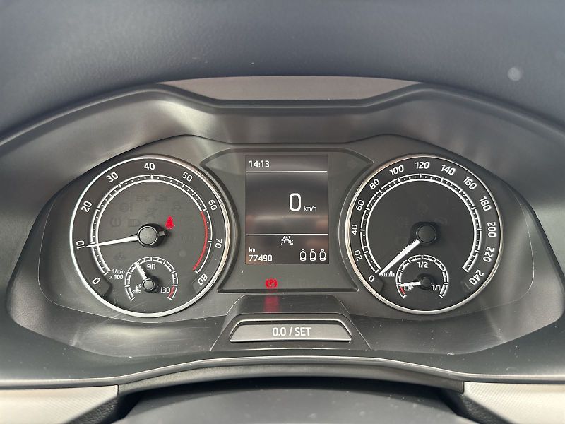 Škoda Scala (2021) 1.0 TSI Ambition - fotka 6 z 29
