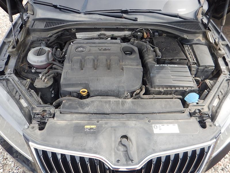 Škoda Superb 2.0 TDI, DSG, 4x4, TAŽNÉ - fotka 33 z 35