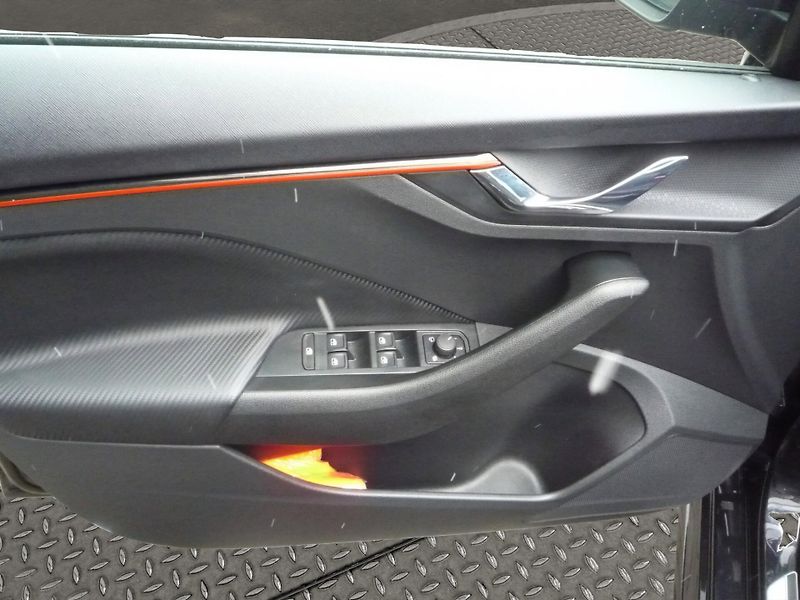 Škoda Kamiq (2024) 1,0TSi 85kW MONTE CARLO - fotka 11 z 14