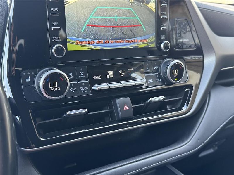 Toyota Highlander 2,5 Hybrid,Tažné,DPH - fotka 18 z 27