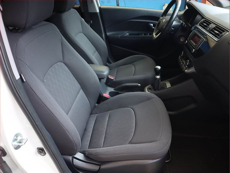 Kia Rio (2016) 1.25 CVVT, Serv.kniha - fotka 9 z 16