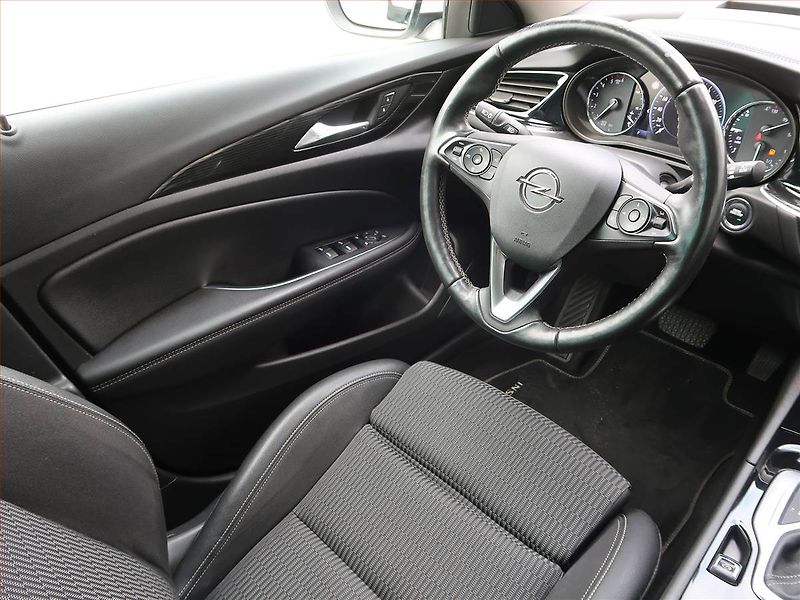 Opel Insignia (2019) Navi, Tempomat, Park. senzory, - fotka 7 z 19
