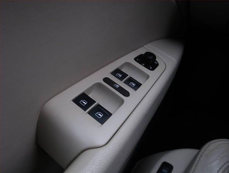 Škoda Superb (2013) Elegance 2.0 TDI, Navi - fotka 19 z 25