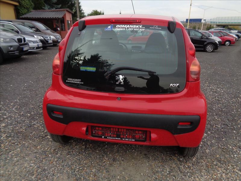 Peugeot 107 1,0 - fotka 5 z 13