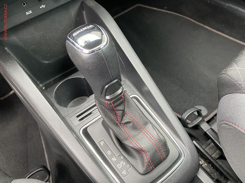 Škoda Fabia (2018) 1.4 TSi R5 EDITION, DSG, navi - fotka 16 z 18
