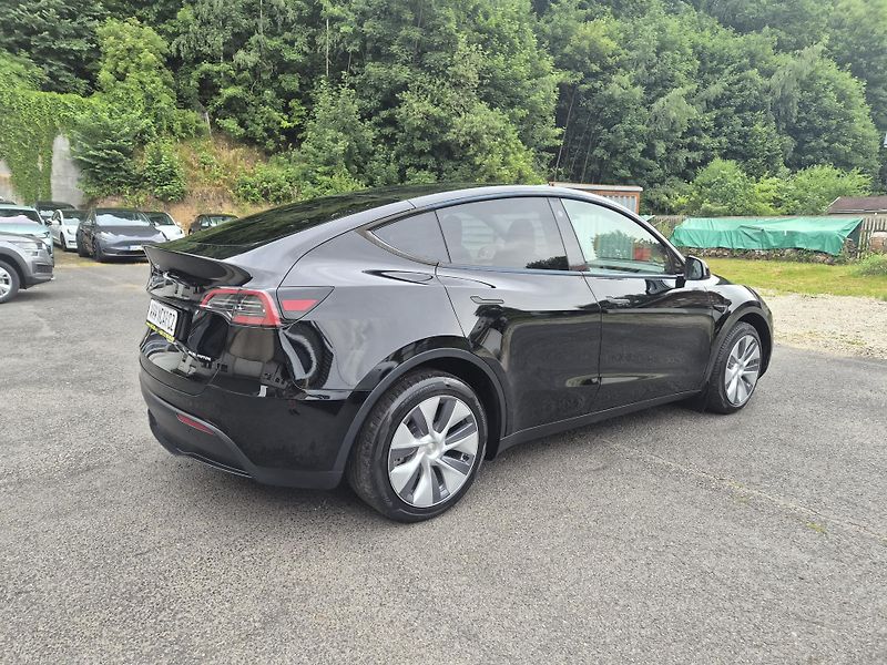 Tesla Model Y LONG RANGE DUAL MOTOR TZ 89 % - fotka 5 z 48