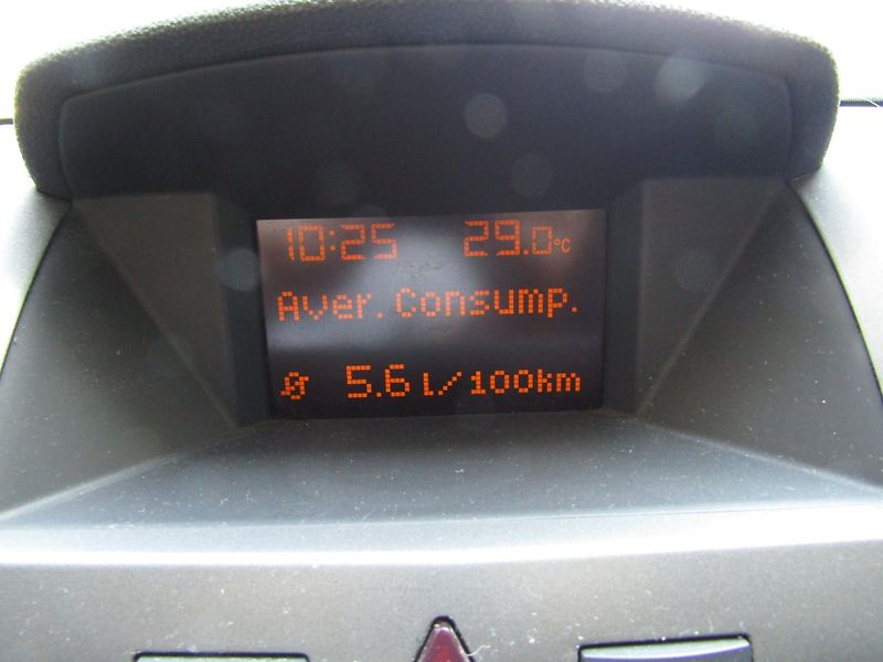 Opel Zafira (2006) 1.9 CDTi 88kW - fotka 30 z 33