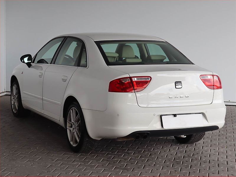 Seat Exeo (2011) 2.0 TDI, nová STK - fotka 4 z 16