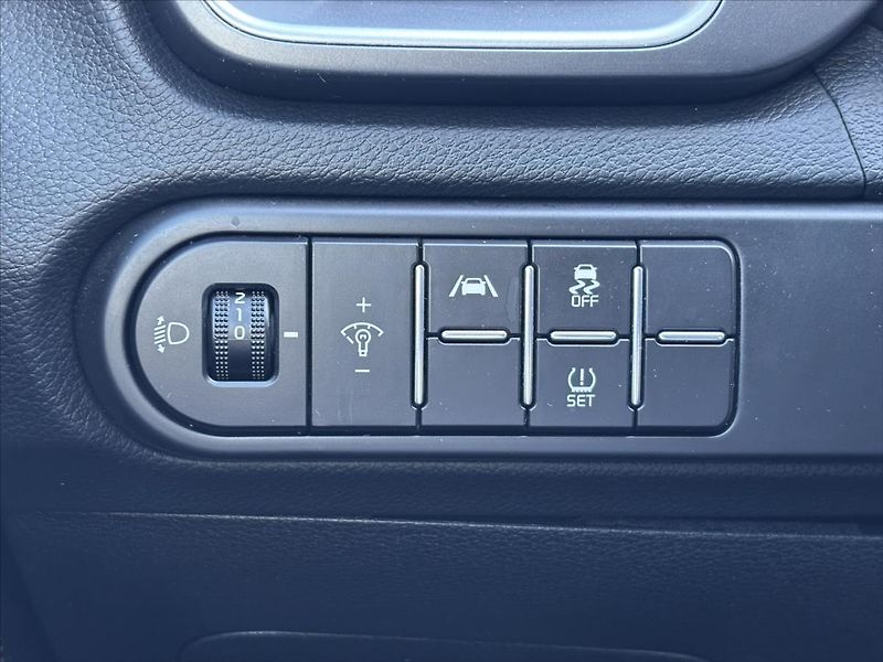 Kia Ceed 1,5 TGDi TOP ZÁRUKA TOP STAV - fotka 32 z 42