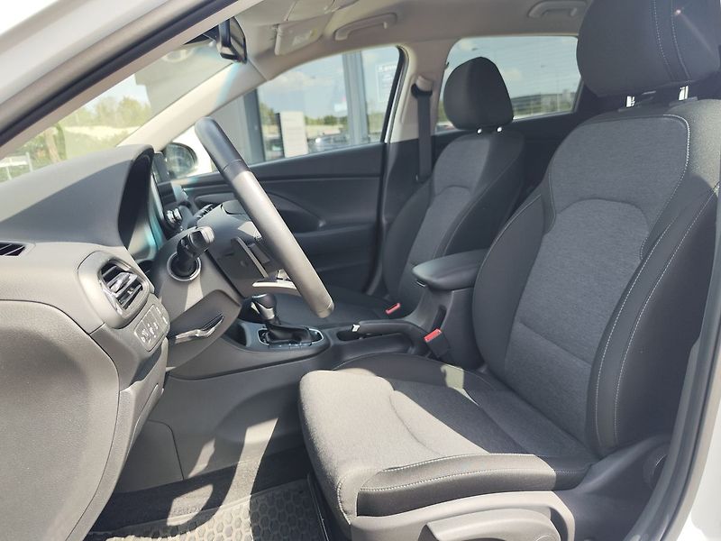 Hyundai i30 1.5 T-GDI/117kW Smart DCT - fotka 14 z 32