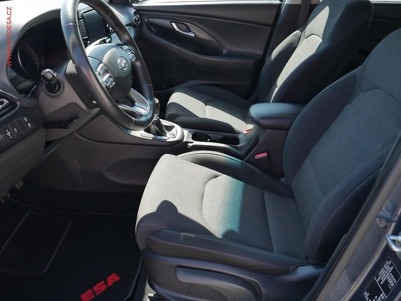 Hyundai i30 (2021) 1.5 T-GDi, ČR, Smart, kamera - fotka 9 z 23