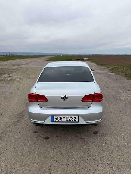 Volkswagen Passat (2012) 2.0 /103kW - fotka 4 z 15
