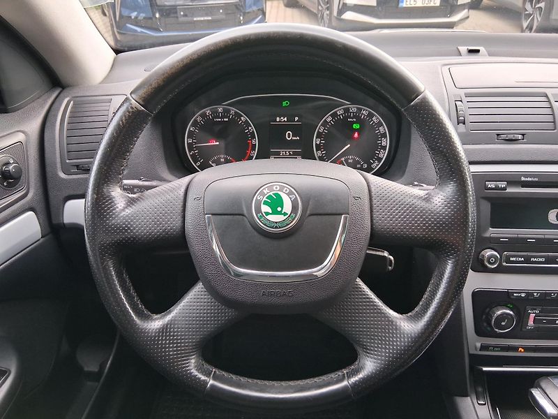 Škoda Octavia SCOUT 2.0 TDI 4x4 103 kW - fotka 11 z 20