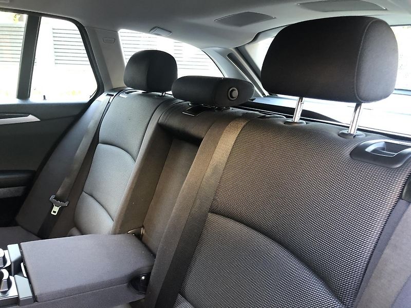 BMW Řada 5 (2015) 518d Touring NAVI velmi pěkný - fotka 34 z 76