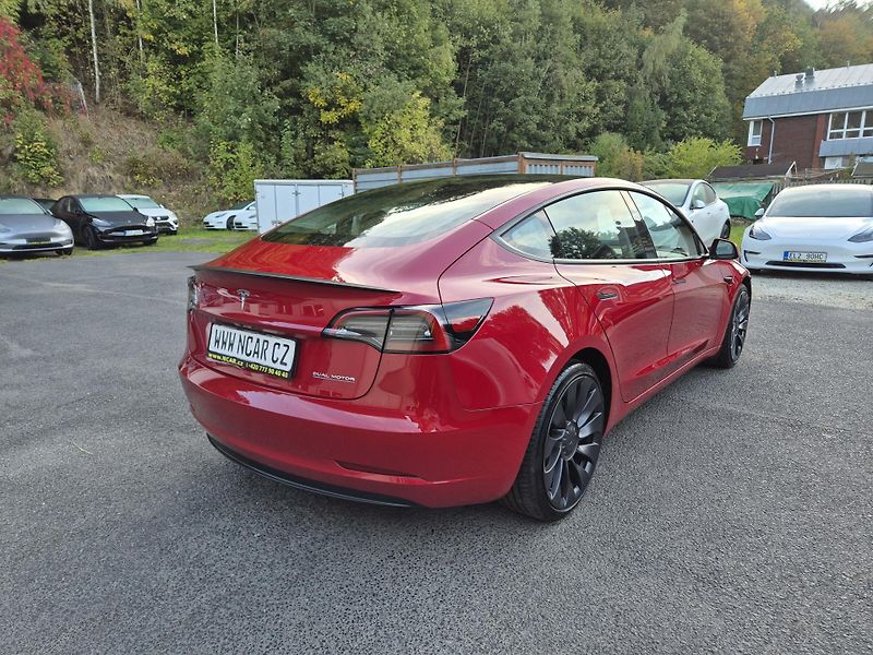 Tesla Model 3 PERFORMANCE 393kw SOH 95,1% - fotka 5 z 45