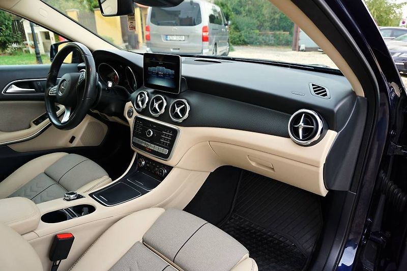 Mercedes-Benz GLA (2018) 2,0 220 135 kW - fotka 23 z 60