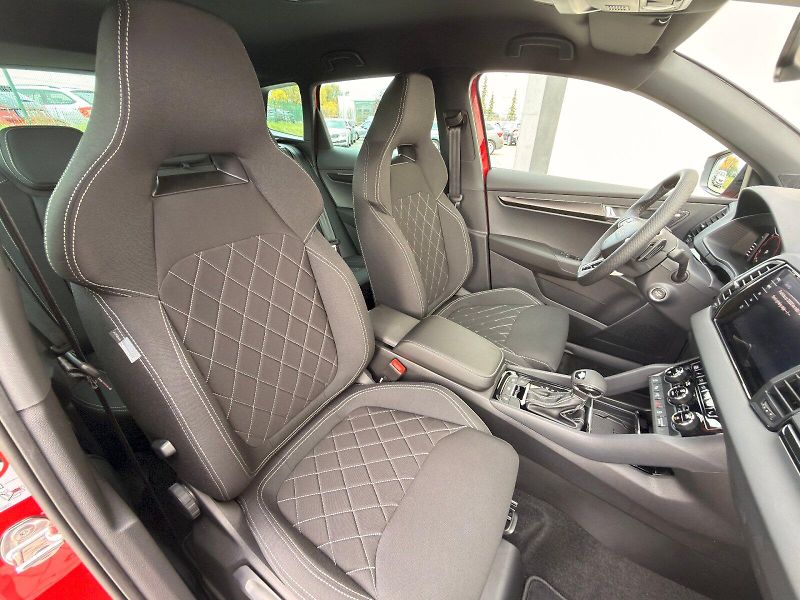 Škoda Karoq (2025) SPORTLINE TSI 1.5/110KW 7AP - fotka 37 z 42