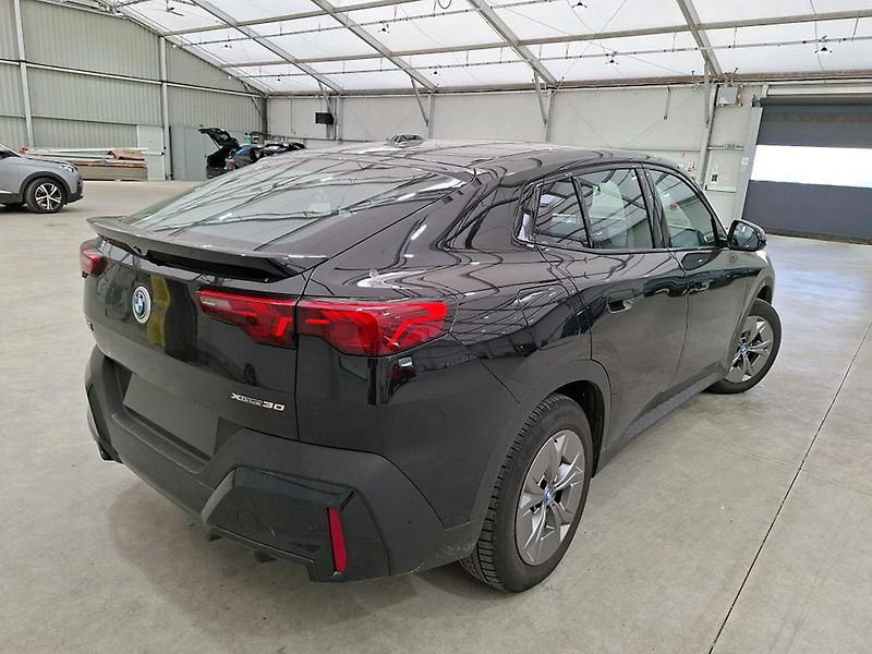 BMW iX2 (2024) xDrive30 | AWD - fotka 2 z 7