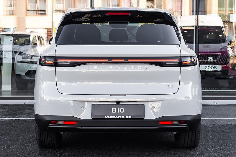 Leapmotor B10 (2026) 1,5 dojezd až 900km  DESIGN Hy - fotka 5 z 13