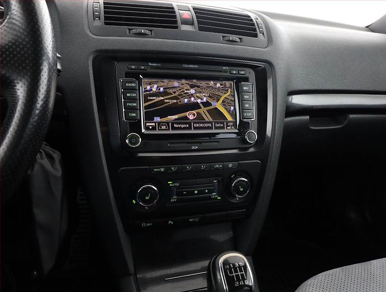 Škoda Octavia (2012) RS 2.0 TDI, Serv.kniha, Navi - fotka 9 z 17