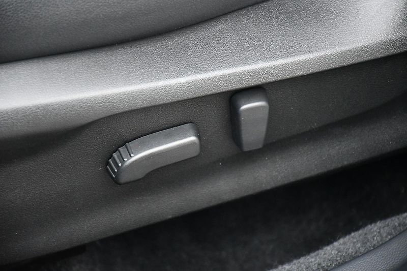 Subaru Forester e-BOXER ACC CARPLAY KAMERA - fotka 26 z 53