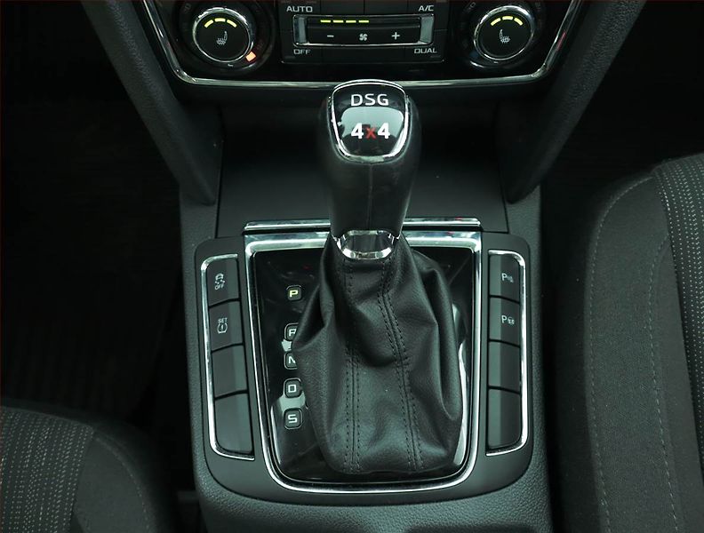 Škoda Superb (2014) 3.6 FSI V6, 4X4, Automat - fotka 13 z 18