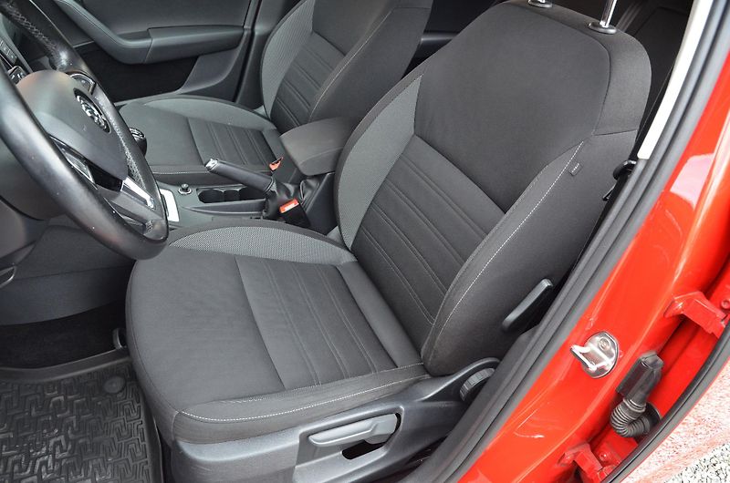 Škoda Octavia (2017) 1.6 TDi 85kW Ambition PLUS /ČR - fotka 18 z 36