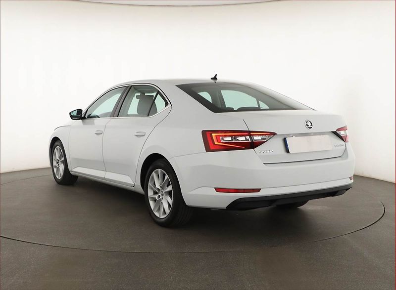 Škoda Superb (2019) Style 2.0 TDI, Automat, Navi - fotka 4 z 16