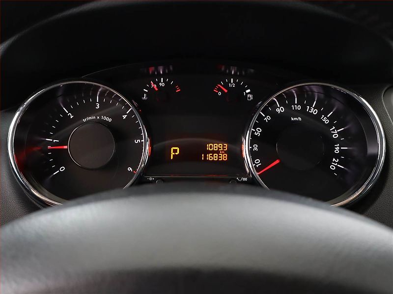 Peugeot 5008 (2016) 1.6 BlueHDi, Automat, Navi - fotka 9 z 18