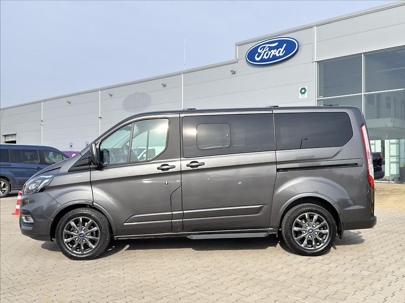 Ford Tourneo Custom 2,0 EcoBlue 136kW TitaniumX L1 - fotka 2 z 22