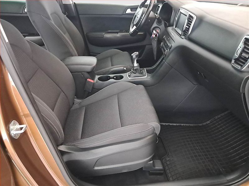 Kia Sportage (2017) 1.7 CRDi, Navi, Tempomat - fotka 9 z 20
