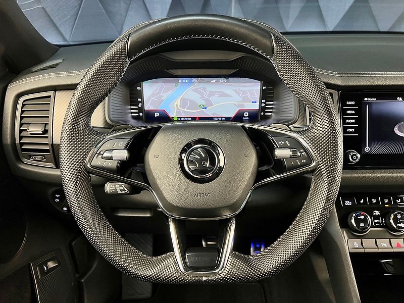 Škoda Kodiaq 2.0 TDI DSG 4X4 SPORTLINE, ACC - fotka 13 z 32