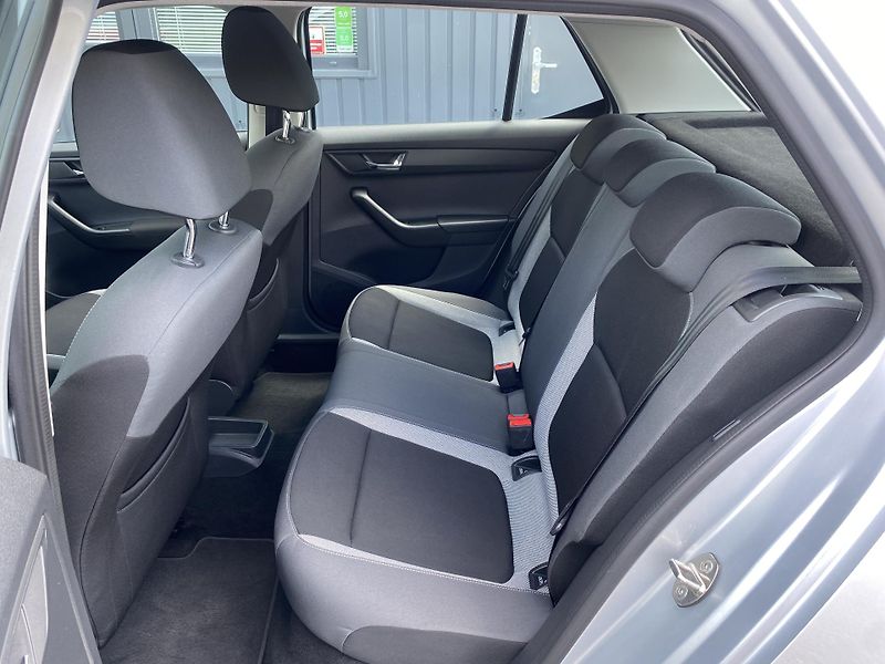Škoda Fabia 1.2 TSI 66kW - ALU - PDC - fotka 28 z 41