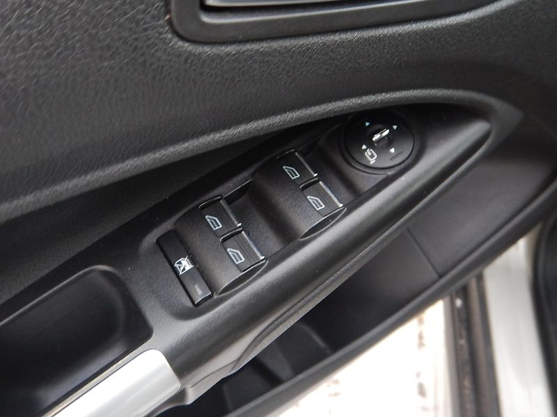 Ford Tourneo Connect 1.6 TDCi, 7 MÍST - fotka 16 z 29