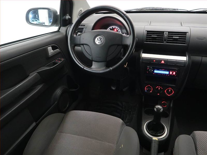 Volkswagen Fox (2010) 1.4 TDI, nová STK - fotka 7 z 12
