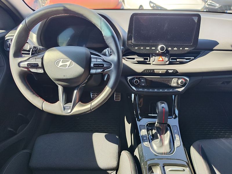 Hyundai i30 1.5 T-GDI/103kW N-Line DCT - fotka 13 z 35