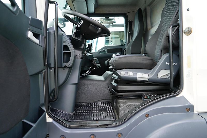 MAN TGM (2012) 26.340 / EURO 5 / CHŁODNIA + W - fotka 36 z 42