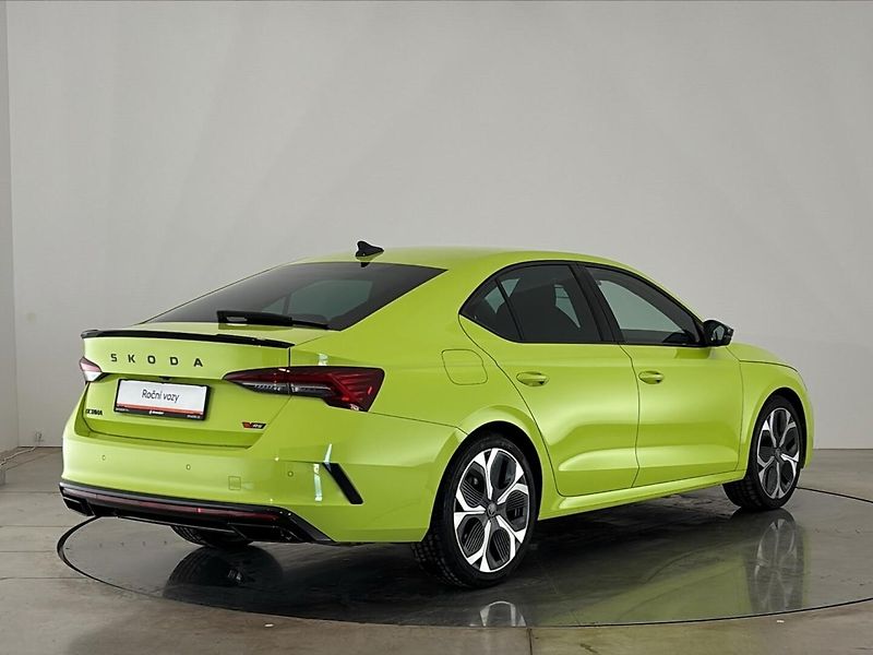 Škoda Octavia RS - fotka 2 z 28