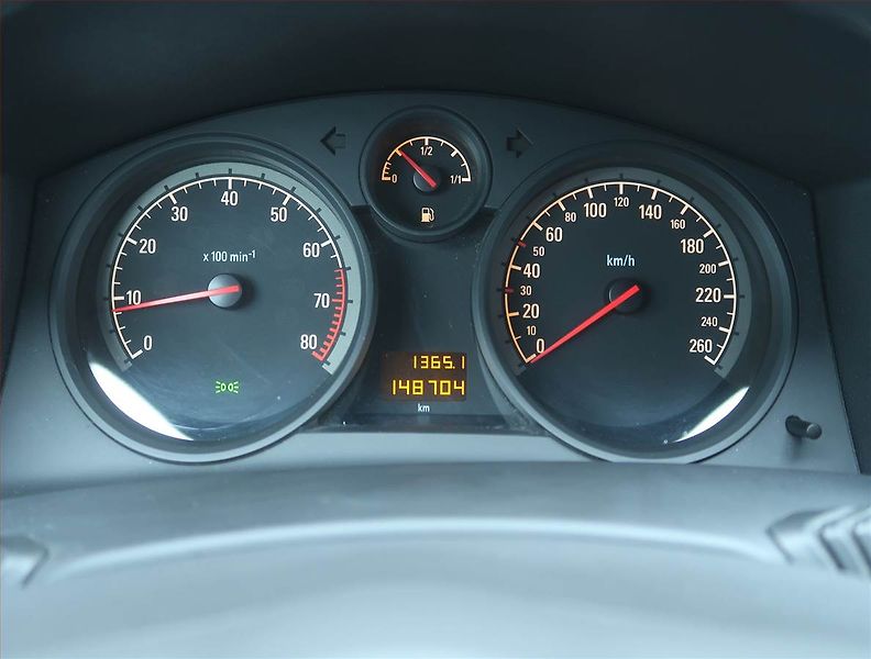Opel Astra (2011) 1.6 16V, Serv.kniha, nová STK - fotka 11 z 14